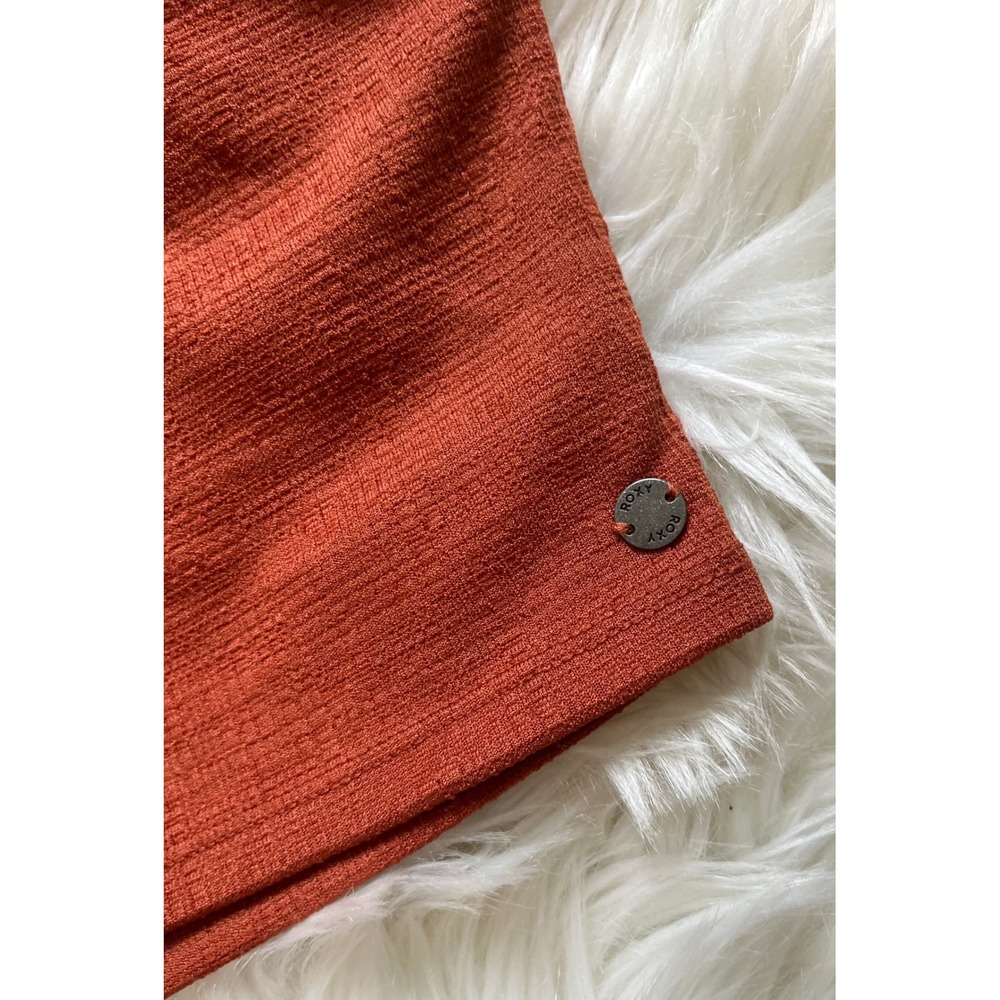 Roxy Ribbed Tank Crop in Rust - Picture 4 of 6